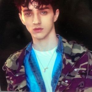 Meet your Posher, Avery